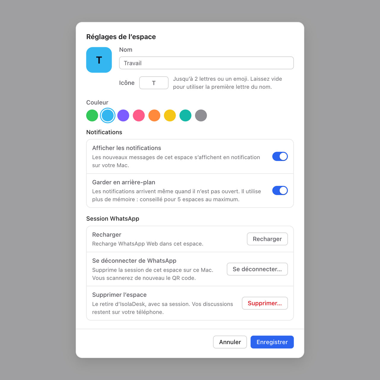 La feuille Réglages de l’espace d’IsolaDesk : nom, icône (lettres ou emoji), couleur, interrupteurs « Afficher les notifications » et « Garder en arrière-plan », et Recharger, Se déconnecter et Supprimer pour sa session WhatsApp.
